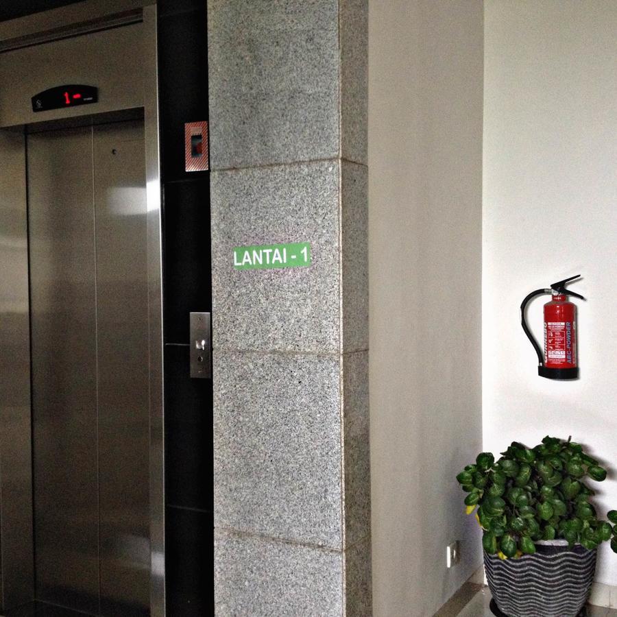 Greensa Inn Surabaya Exterior photo