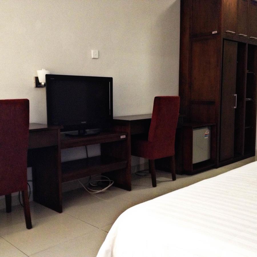 Greensa Inn Surabaya Exterior photo