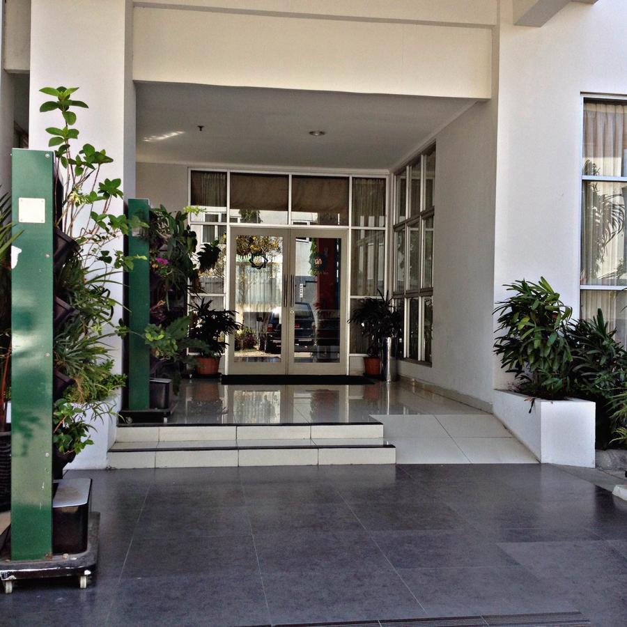 Greensa Inn Surabaya Exterior photo