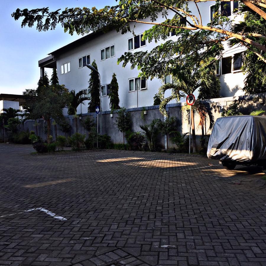 Greensa Inn Surabaya Exterior photo