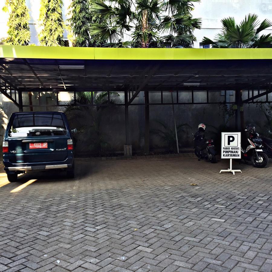 Greensa Inn Surabaya Exterior photo